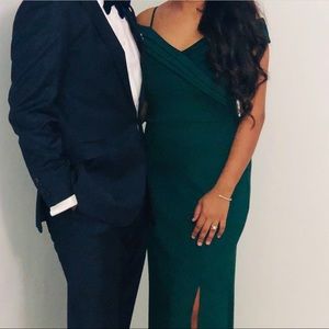 Enfocus Studio • Emerald Green Off-Shoulder Dress
